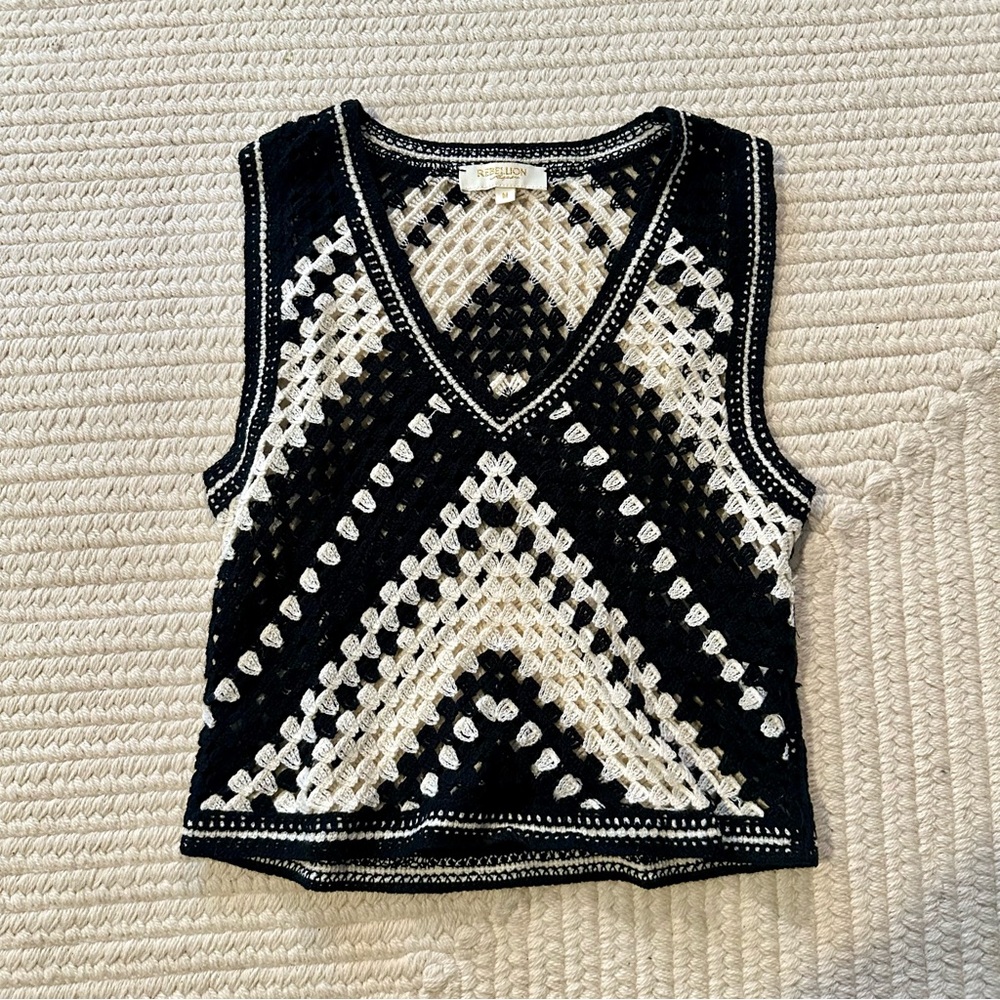 Black & Cream Crochet V-Neck Tank Top